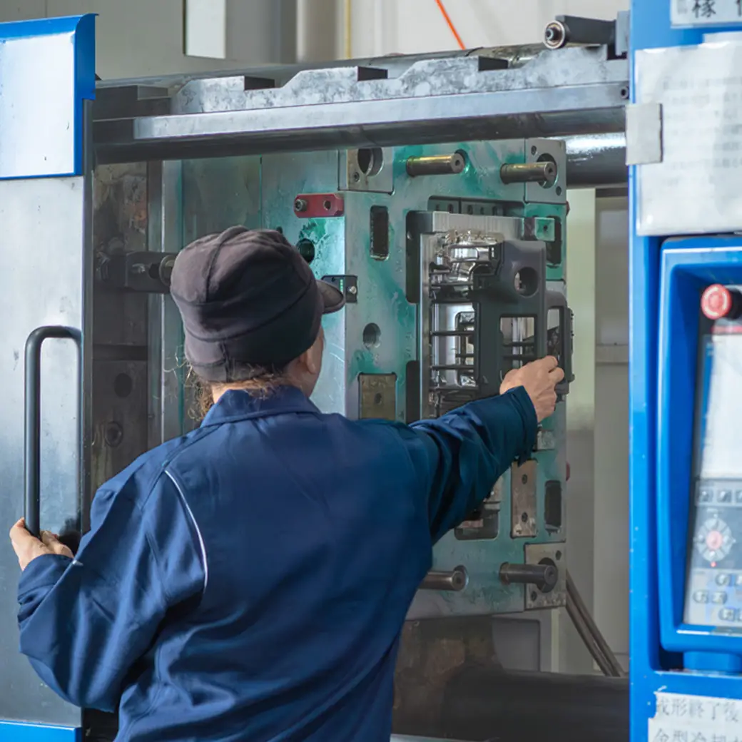 射出成形機のオペレーション